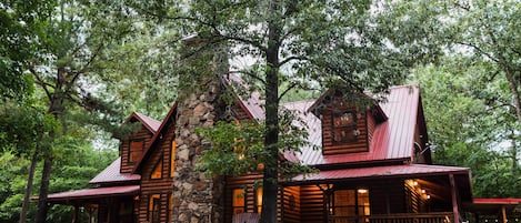 Broken Bow Vacation Rental | 4BR | 4BA | 3,048 Sq Ft | Access Only By Stairs