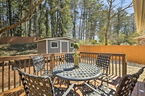 Back Deck w/ Dining Set