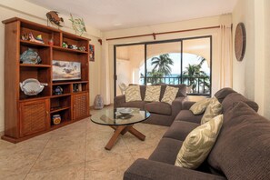 Spacious living room