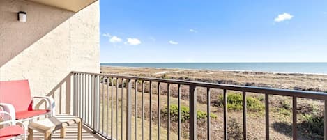 Welcome to Island Club 5301 - Leave everyday worries behind. You will feel yourself starting to unwind as soon as you arrive at Pelican Porch Beach Condo!