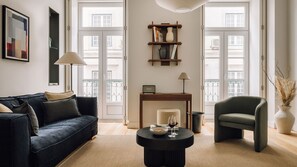 Soft Lisbon light pours into this thoughtfully designed lounge, where comfort meets clean lines and contemporary flair. An ideal setting for slow mornings or relaxed evenings.
#LisbonLifestyle #ModernStays #SlowTravel #Portugal #PT #LovelyStay