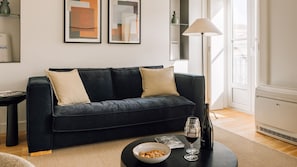 Soft Lisbon light pours into this thoughtfully designed lounge, where comfort meets clean lines and contemporary flair. An ideal setting for slow mornings or relaxed evenings.
#LisbonLifestyle #ModernStays #SlowTravel #Portugal #PT #LovelyStay