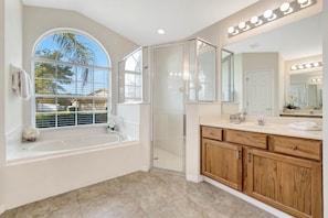 Master Bathroom (In-Suite)