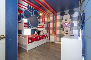 2nd Floor Mickey Room (Bunk Bed + Trundle / Sleeps 4)