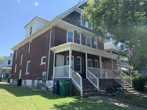 Red Brick Inn Summer - Unit is on the Right