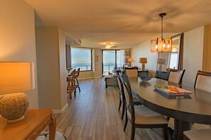 Dining room with seating for 6