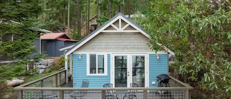 Wild Currant Cottage, the perfect couples or solo stay on Orcas Island.
