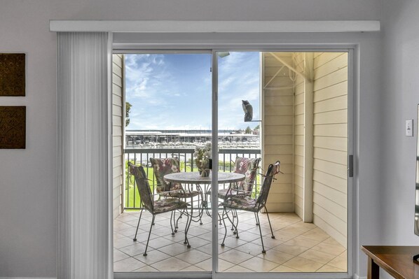 Welcome to your Lake Conroe escape!