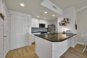 1 bedrooom┃1 bathroom┃620 sq. ft
