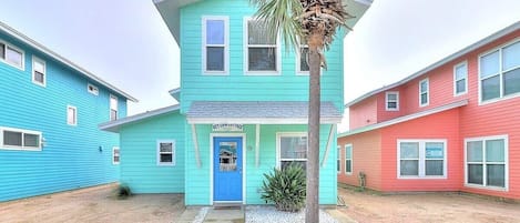 Welcome to the Key Lime Cottage at Royal Palms!