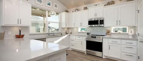 Gorgeous kitchen fully equipped with anything you may need

