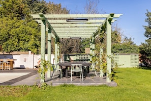 Outdoor dining space