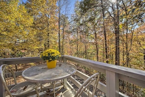 Private Deck | Outdoor Dining
