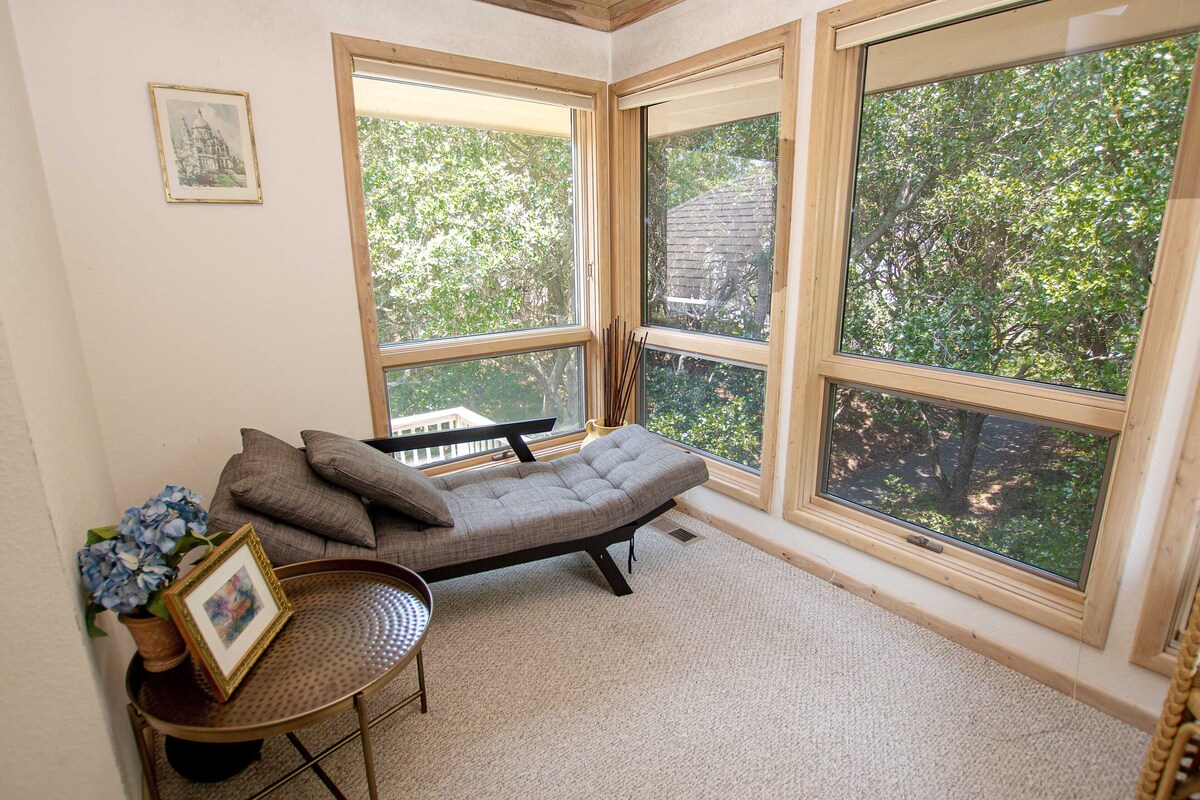 733, Finally- Oceanside, Hot Tub, Community Pools, Close to beach, Community Amenities
