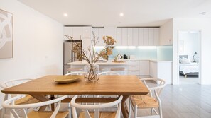 Dining area for 6