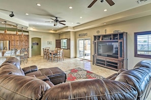 Living Room | Smart TV