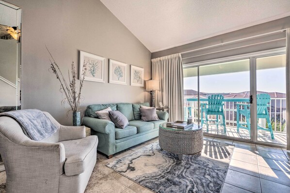 Miramar Beach Vacation Rental | 2BR + Loft | 2BA | 1,060 Sq Ft | Step-Free Entry