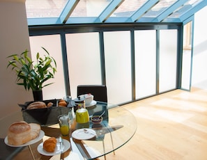Living Room / Lounge