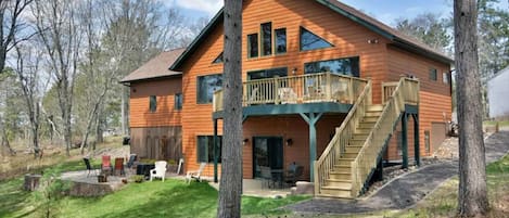 Gorgeous 3br/2ba, 2200 Square foot cabin on the Minong Flowage!