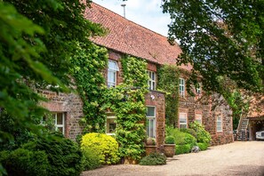 Ivy Farm, Grimston: Front elevation