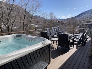 Hot tub overlooking the Roaring Fork River with spectacular views of Mt. Sopris