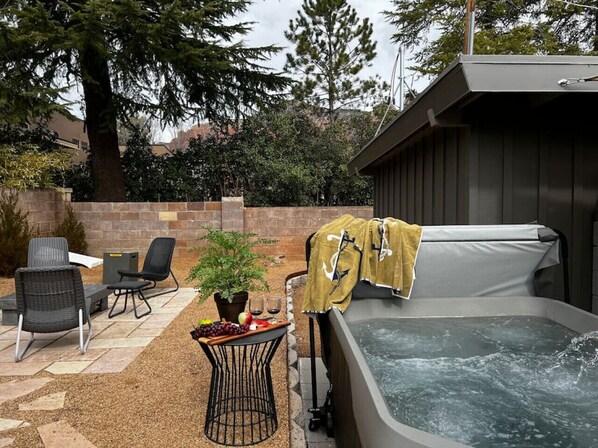 Baignoire à remous extérieure