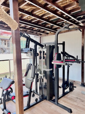 ROOFTOP GYM