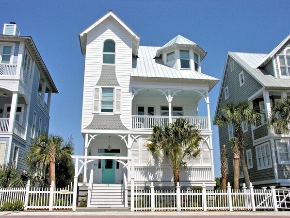 Beautiful Annie Laurie Cottage