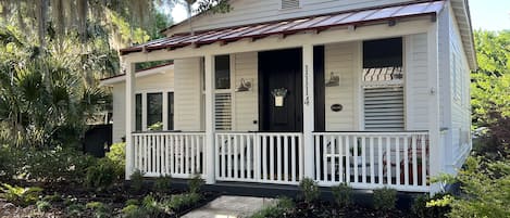 Pruitt's Grocery as in 1920 with added front porch in Lowcountry style