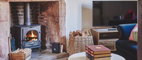 snug2 - Lakeside Cottage - Cheshire cottages