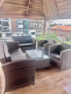ROOFTOP LOUNGE
