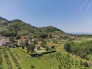 L'Eau, Ciel, Plante, Bâtiment, Bleu Azur, Paysage Naturel, Arbre, Plan D'Eau, Plage, Terrain