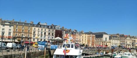 Point de départ des promenades en mer payantes