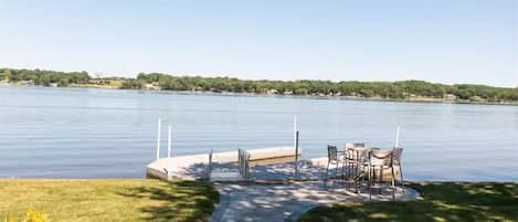 River view and Boat Docks!