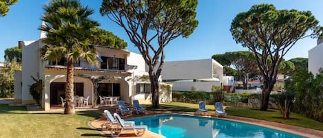 Four Bedroom Villa in Vale do Lobo -only 7 minutes walk to the beach  PV21 - 1