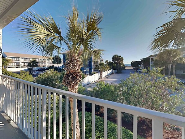 Welcome to Pavilion Palms #105B