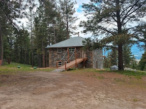 Arrival at cabin.  Well worth the 4 mile dirt road to the top of the mountain.