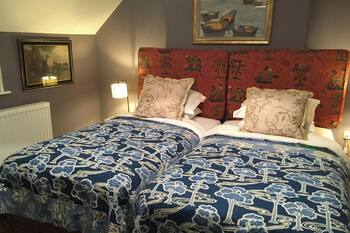 3 Bed House - Sleeps 6 - Pets, Garden, Parking