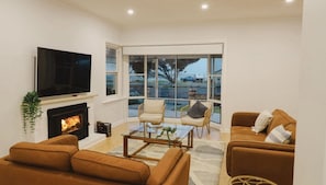 Lounge room