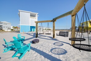 Fire pit/swing garden 