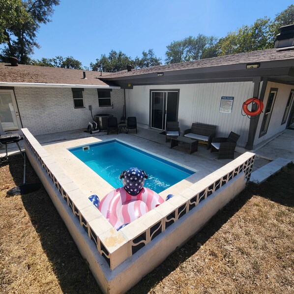 Recent photo taken by our cleaning team, ensuring you see the home how it truly is.