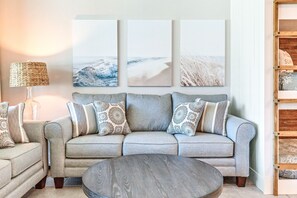 Unwind your stresses with plenty of lounge space for you and the family! 