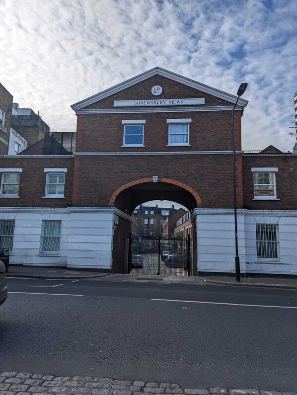 Shrewsbury Mews is located on the north end of the Chepstow Road inc a Bus Stop.