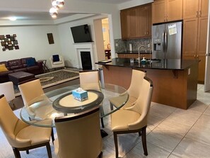 Kitchen Dining area