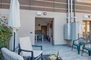 Terrasse mit Sicht auf das Apartment