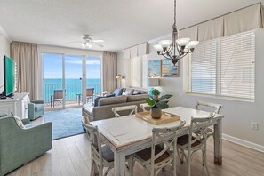 Large Open Living Space with Gulf View Dining! 