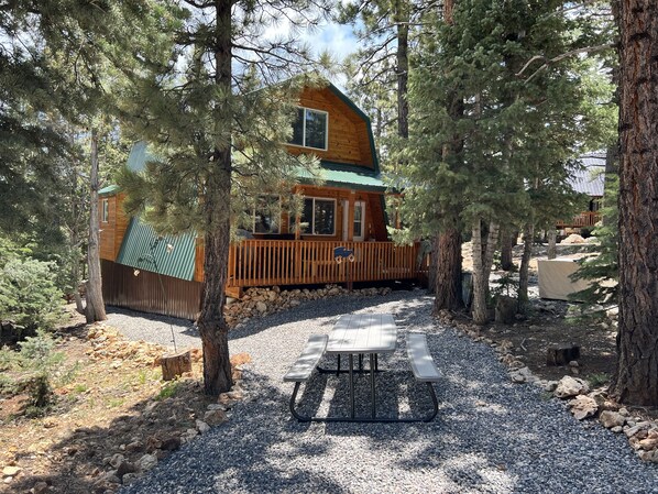 Front of cabin and picnic area