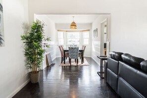 LIVING ROOM -- View 3D Virtual Tour of the Property Here: https://tinyurl.com/2e8hc626