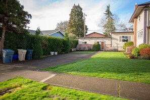 Driveway (Parking) in front of Cottage