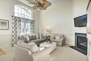 Living Room | Cable Access